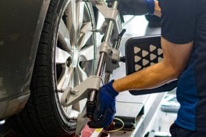 One Wheel is Straight, Other is Turned: A Guide to Alignment Issues